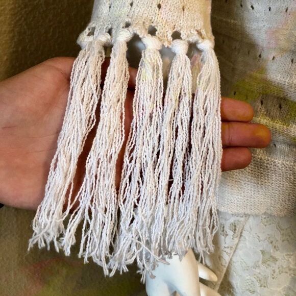 Nic+Zoe Fringe Cuff Top Size Medium - Picture 6 of 10